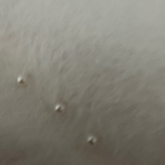 WHITE V-NECK SWEATER - Picture 6 of 6